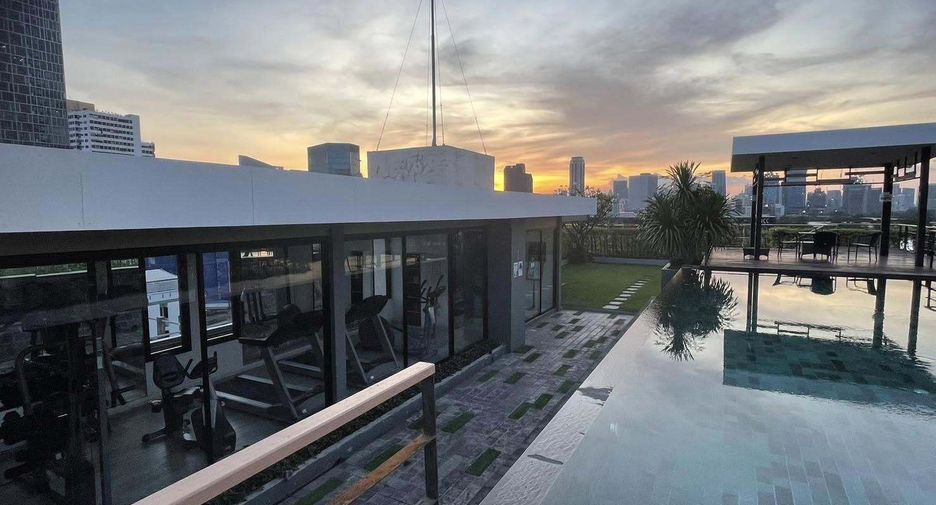 For rent studio condo in Khlong Toei, Bangkok