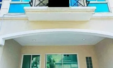 For rent 4 bedrooms townhouse in Prawet, Bangkok