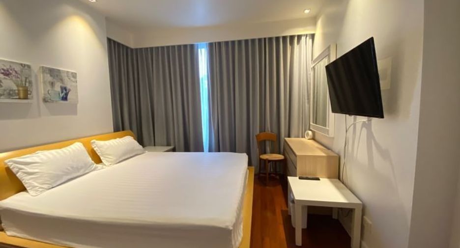 For rent 2 bedrooms condo in Watthana, Bangkok