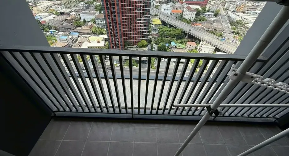 Condo en alquiler de 2 habitaciones en Bang Kapi, Bangkok