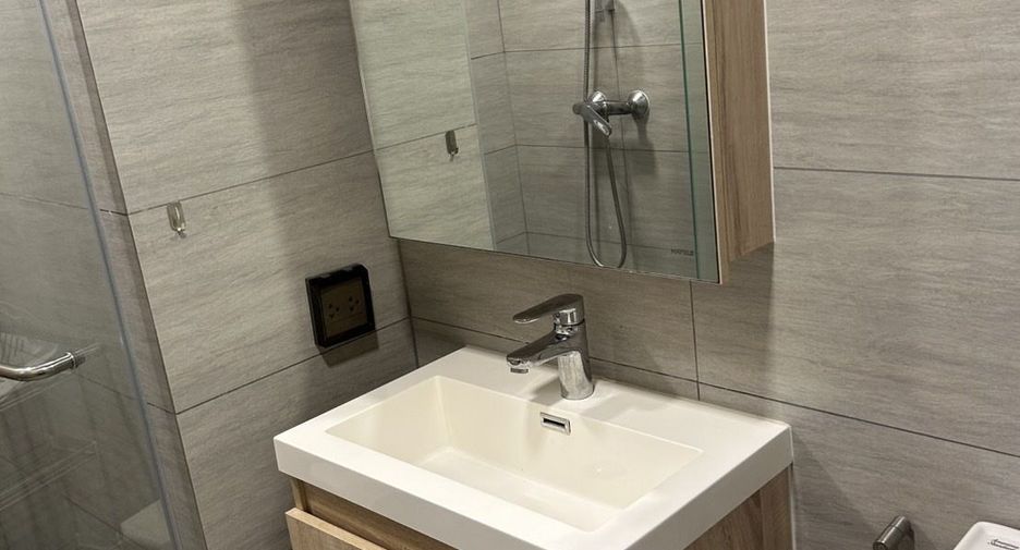 For rent studio condo in Bang Rak, Bangkok