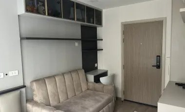 À louer studio condo à Bang Rak, Bangkok