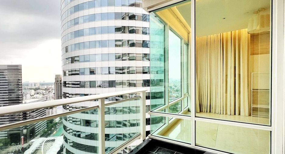 For rent 3 bedrooms condo in Sathon, Bangkok