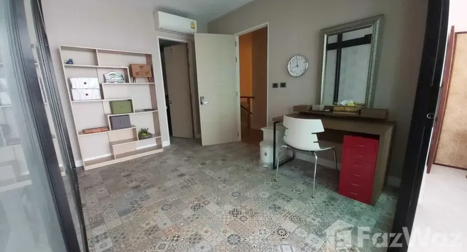 For rent 3 bedrooms condo in Bang Na, Bangkok