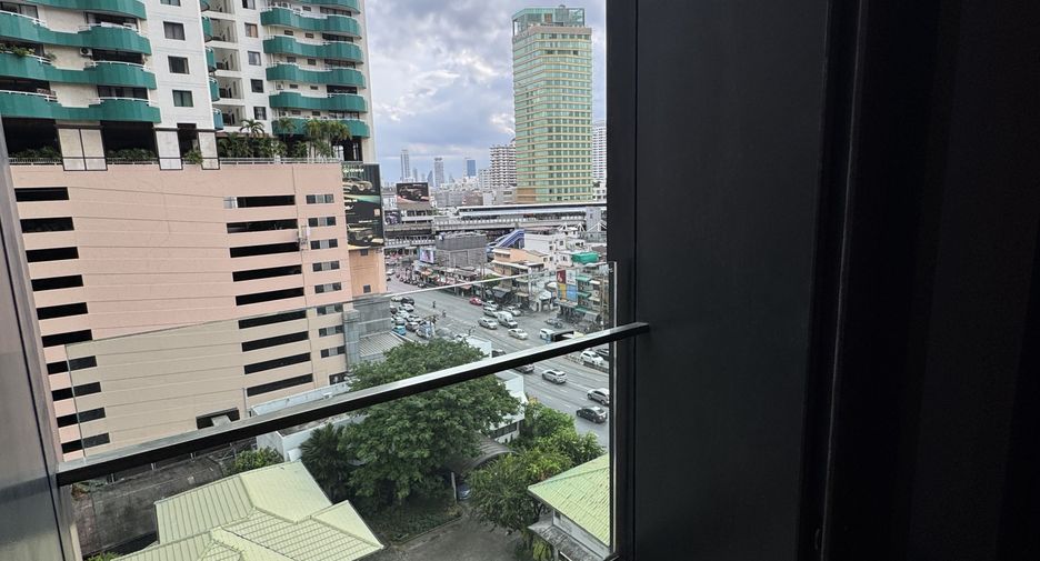 For rent 1 bed condo in Khlong Toei, Bangkok