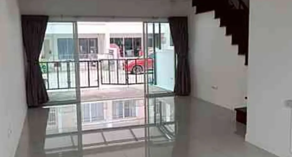For rent 2 bedrooms townhouse in Lat Phrao, Bangkok