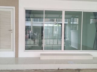 出租 2 卧室 联排别墅 在 Lat Phrao, 曼谷