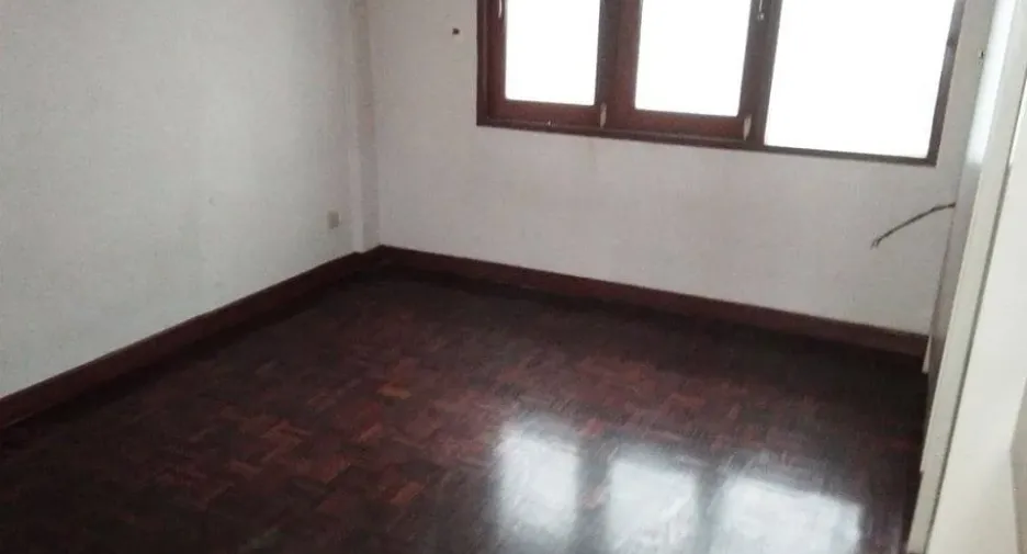 For rent 4 bedrooms townhouse in Watthana, Bangkok