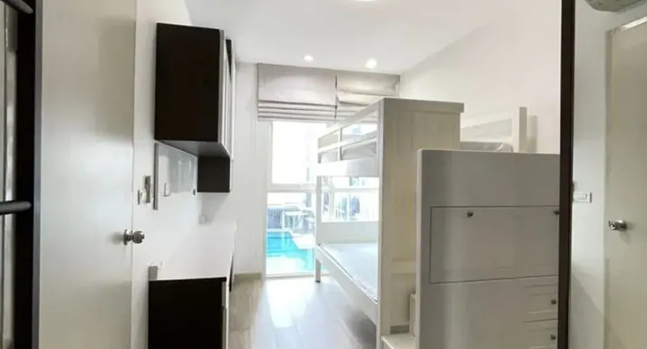 For rent 2 bedrooms condo in Phaya Thai, Bangkok