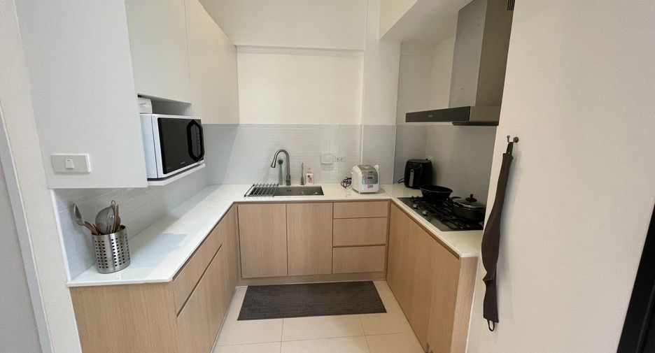 For rent 4 bedrooms townhouse in Mueang Samut Prakan, Samut Prakan