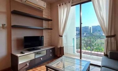 Casa adosada en alquiler de 3 habitaciones en Phra Khanong, Bangkok