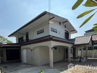 出租 5 卧室 独立屋 在 Wang Thong Lang, 曼谷