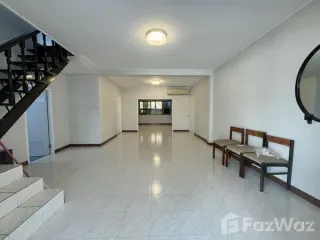 出租 5 卧室 独立屋 在 Wang Thong Lang, 曼谷