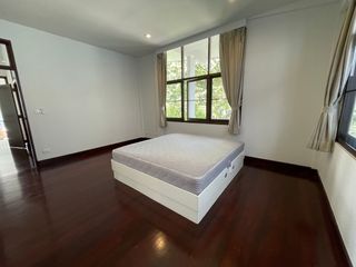 For rent 3 bedrooms house in Watthana, Bangkok
