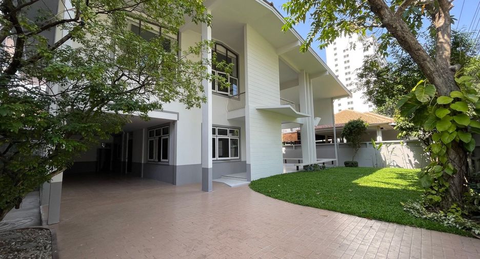 For rent 3 ベッドルーム house in Watthana, Bangkok