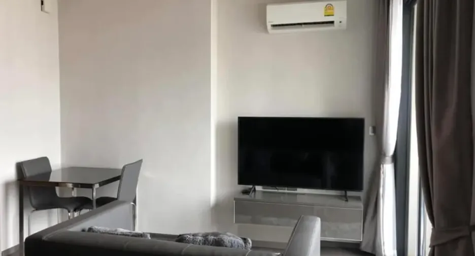 For rent 1 bed condo in Pathum Wan, Bangkok