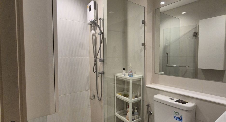 For rent studio condo in Pathum Wan, Bangkok