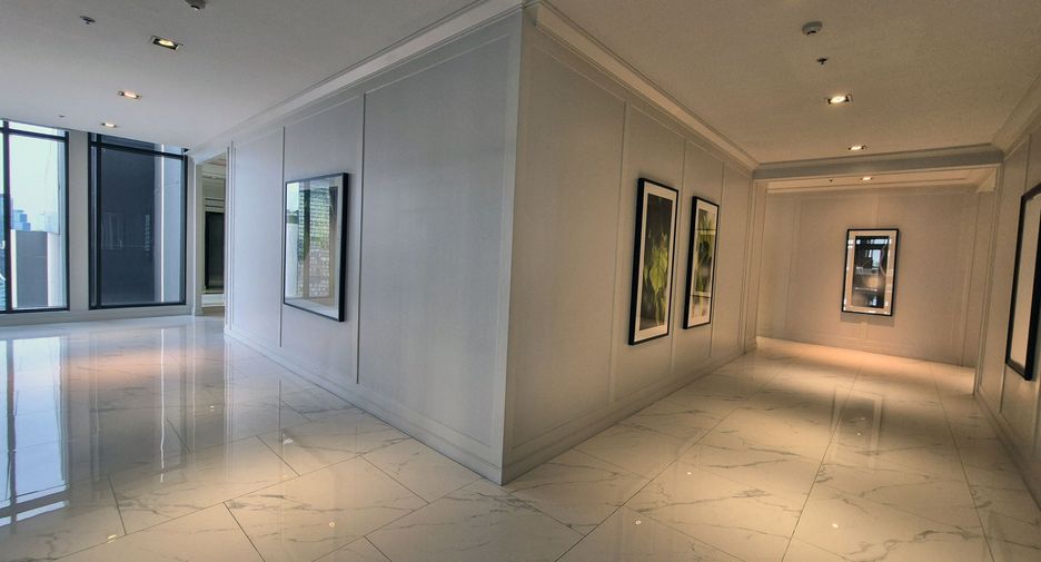 For rent studio condo in Pathum Wan, Bangkok