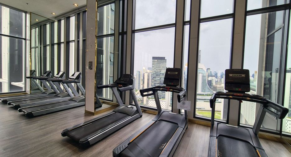 For rent studio condo in Pathum Wan, Bangkok