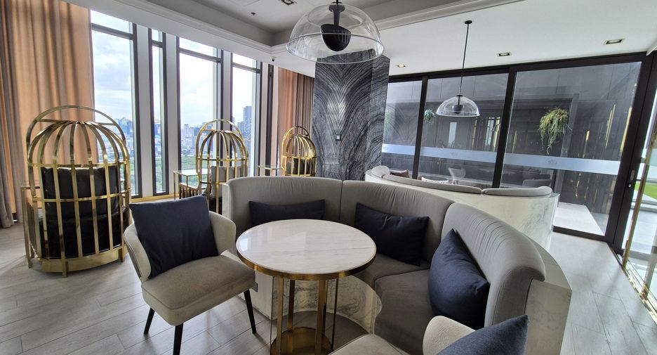 For rent studio condo in Pathum Wan, Bangkok