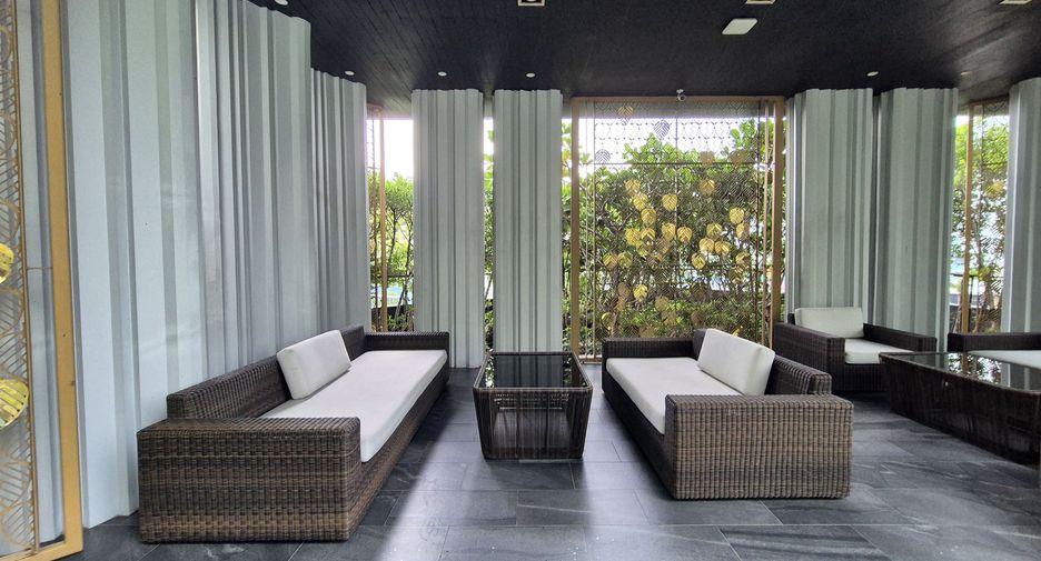 For rent studio condo in Pathum Wan, Bangkok