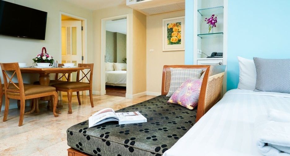 For rent 3 bedrooms condo in Sathon, Bangkok