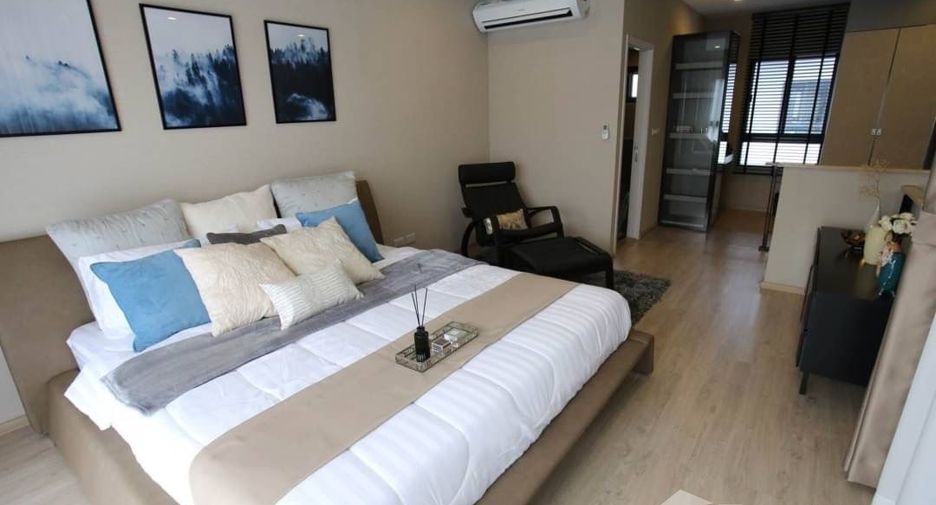 For rent 3 bedrooms townhouse in Suan Luang, Bangkok