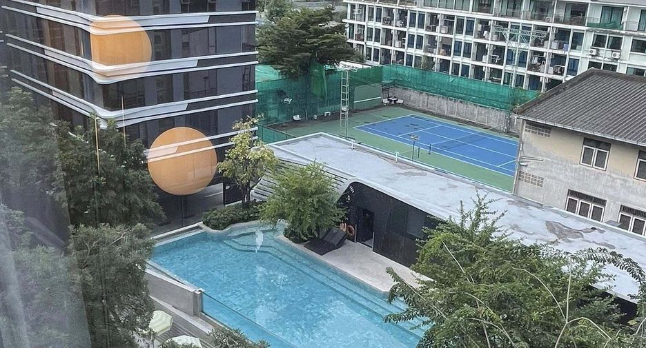 For rent 2 bedrooms condo in Khlong Toei, Bangkok