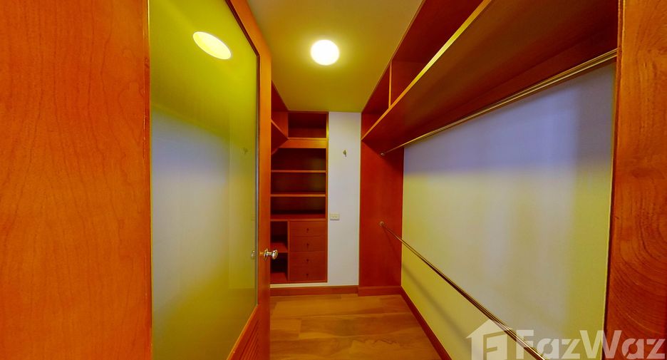 For rent 3 ベッドルーム condo in Pathum Wan, Bangkok