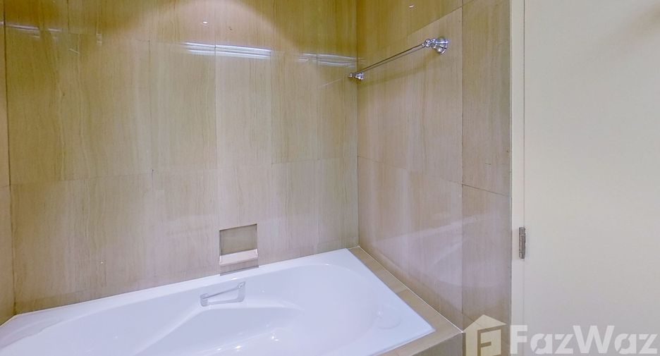 For rent 3 ベッドルーム condo in Pathum Wan, Bangkok