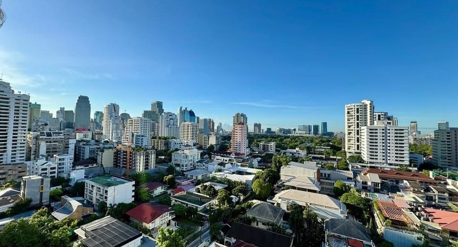 For rent 2 bedrooms condo in Khlong Toei, Bangkok