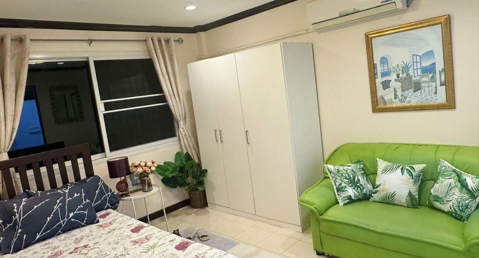 For rent 5 bedrooms townhouse in Prawet, Bangkok