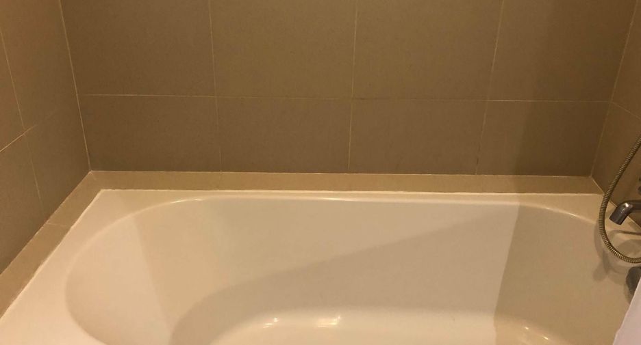 For rent studio condo in Khlong Toei, Bangkok