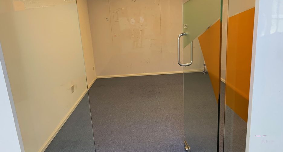 For rent office in Pathum Wan, Bangkok