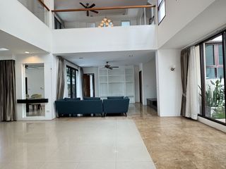 À louer 4 chambres maison à Watthana, Bangkok