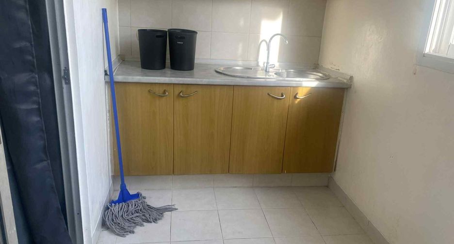 For rent 2 bedrooms condo in Huai Khwang, Bangkok