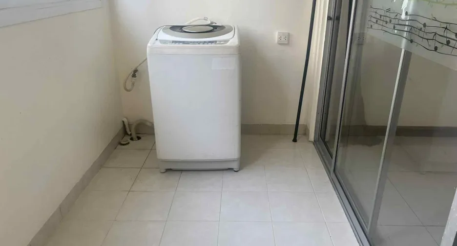 For rent 2 bedrooms condo in Huai Khwang, Bangkok