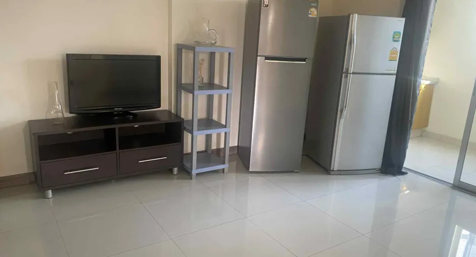 For rent 2 bedrooms condo in Huai Khwang, Bangkok