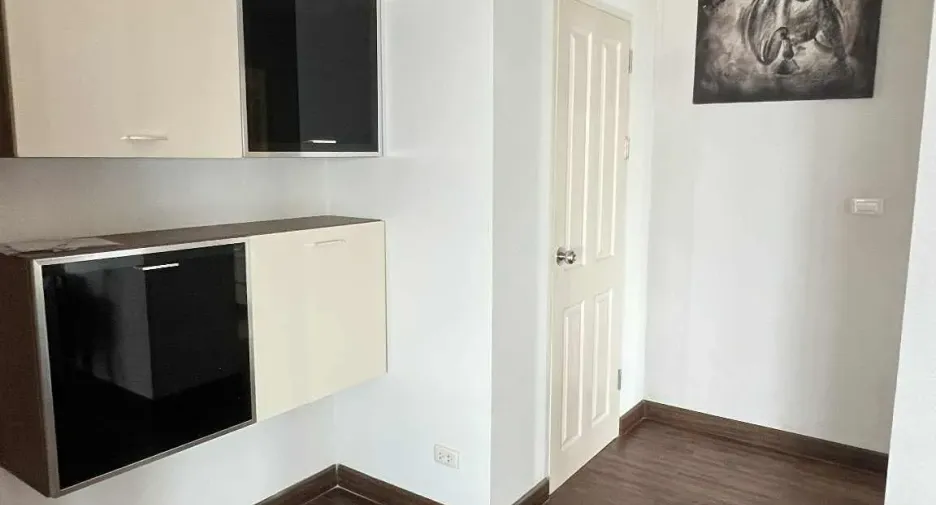 For rent 2 bedrooms condo in Khlong San, Bangkok