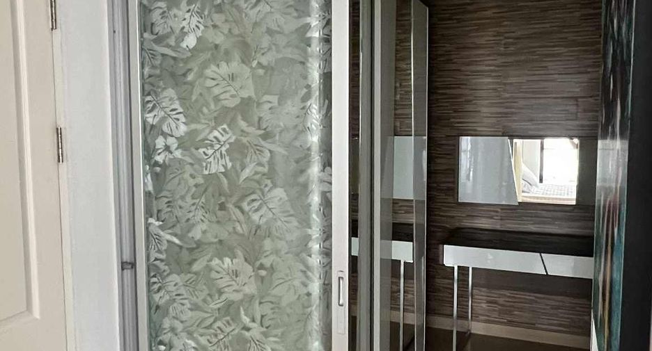 For rent 2 bedrooms condo in Khlong San, Bangkok