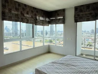 For rent 2 bedrooms condo in Khlong San, Bangkok