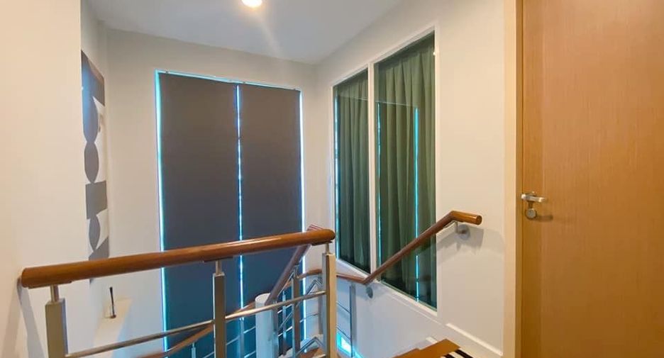 Condo en alquiler de 2 habitaciones en Phra Khanong, Bangkok