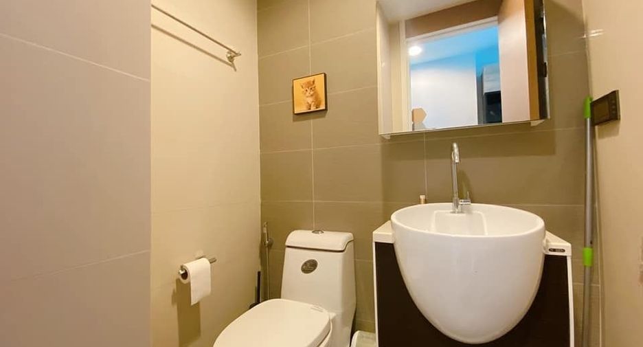 Condo en alquiler de 2 habitaciones en Phra Khanong, Bangkok