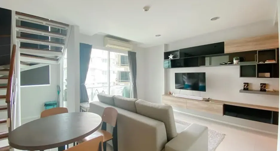 Condo en alquiler de 2 habitaciones en Phra Khanong, Bangkok