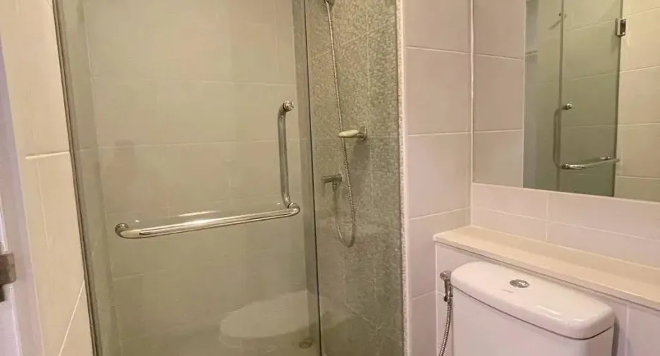 For rent 2 bedrooms condo in Bang Phlat, Bangkok