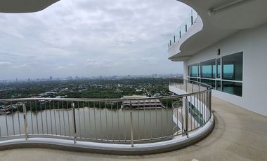 For rent 4 bedrooms condo in Yan Nawa, Bangkok