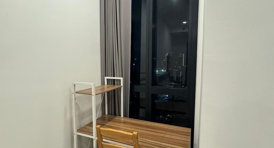 Condo en alquiler de 1 habitaciones en Bang Rak, Bangkok