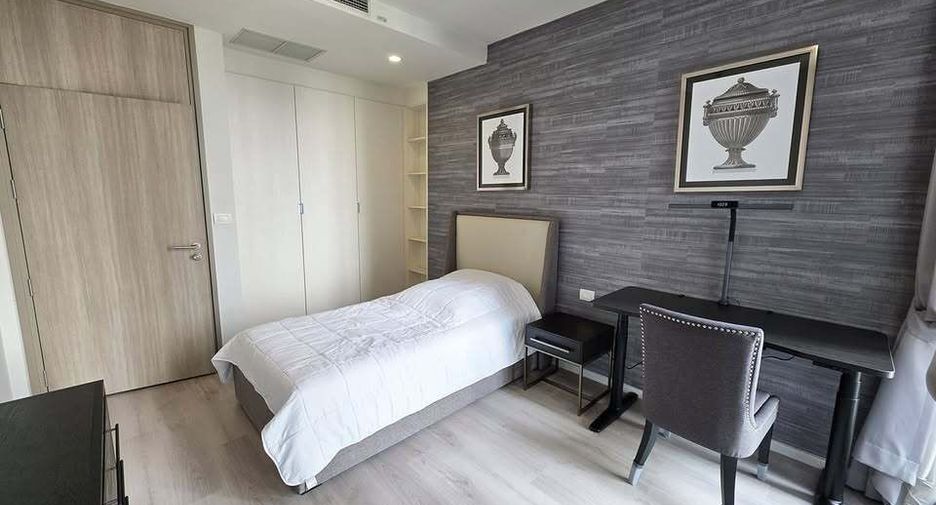 For rent 2 bedrooms condo in Pathum Wan, Bangkok