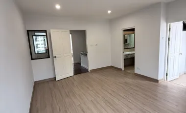 Haus zur Miete mit 3 Zimmer in Watthana, Bangkok