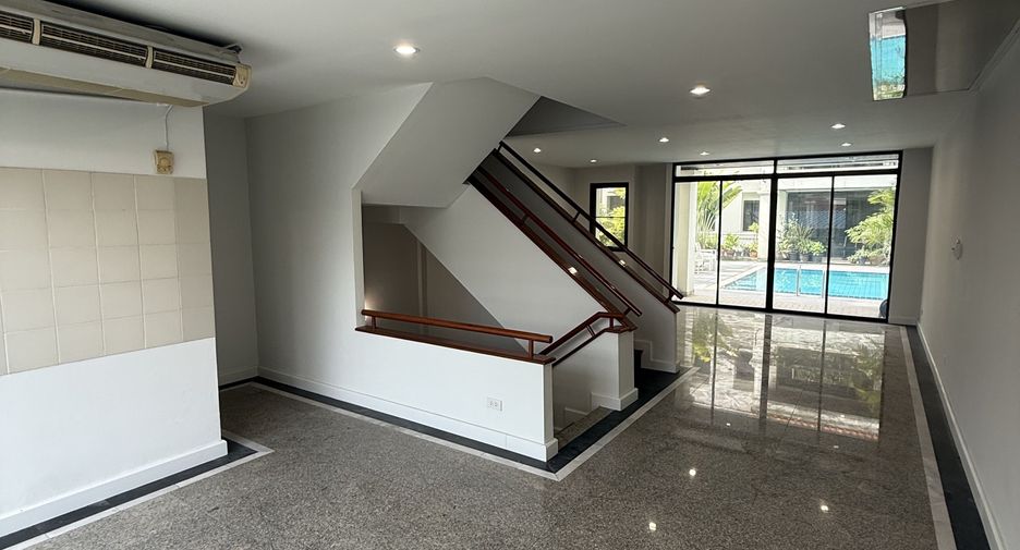 出租 3 卧室 独立屋 在 Watthana, 曼谷